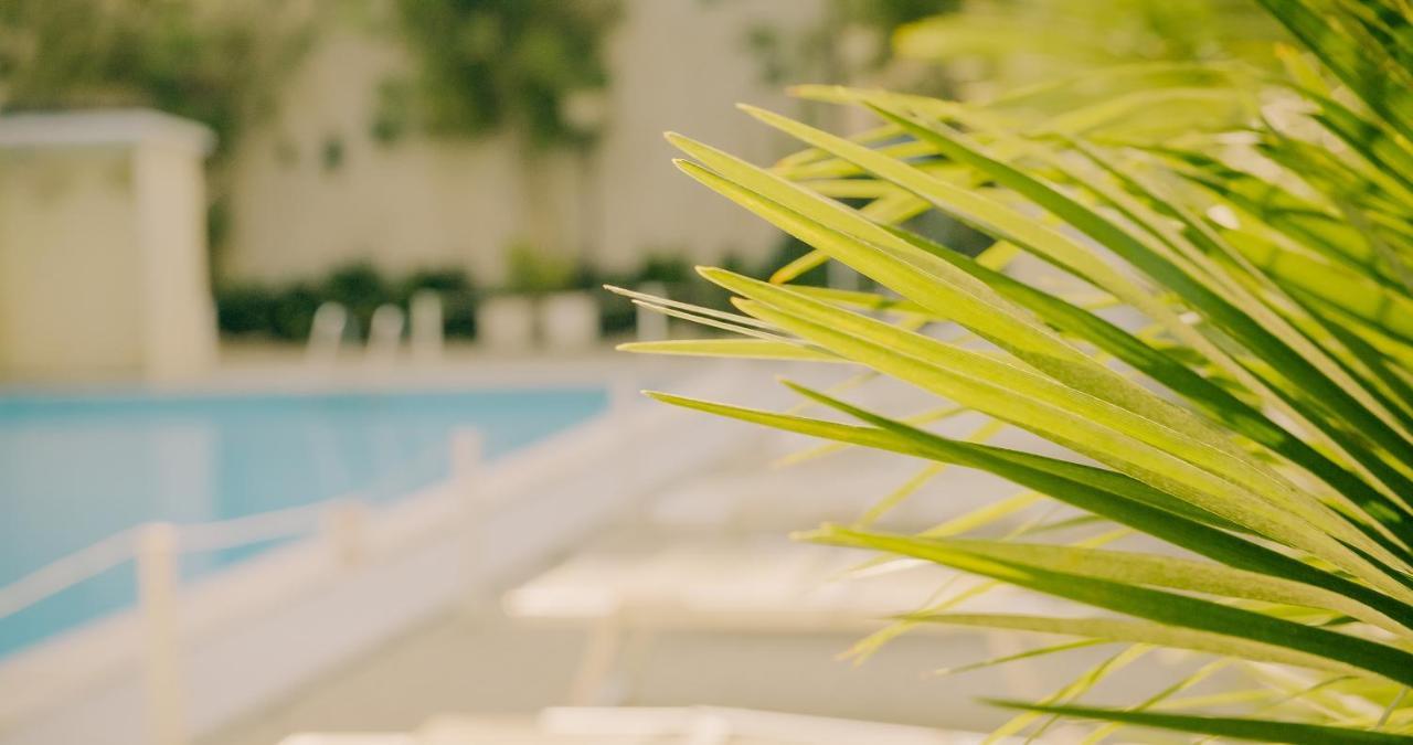 Hotel Beverly リミニ エクステリア 写真