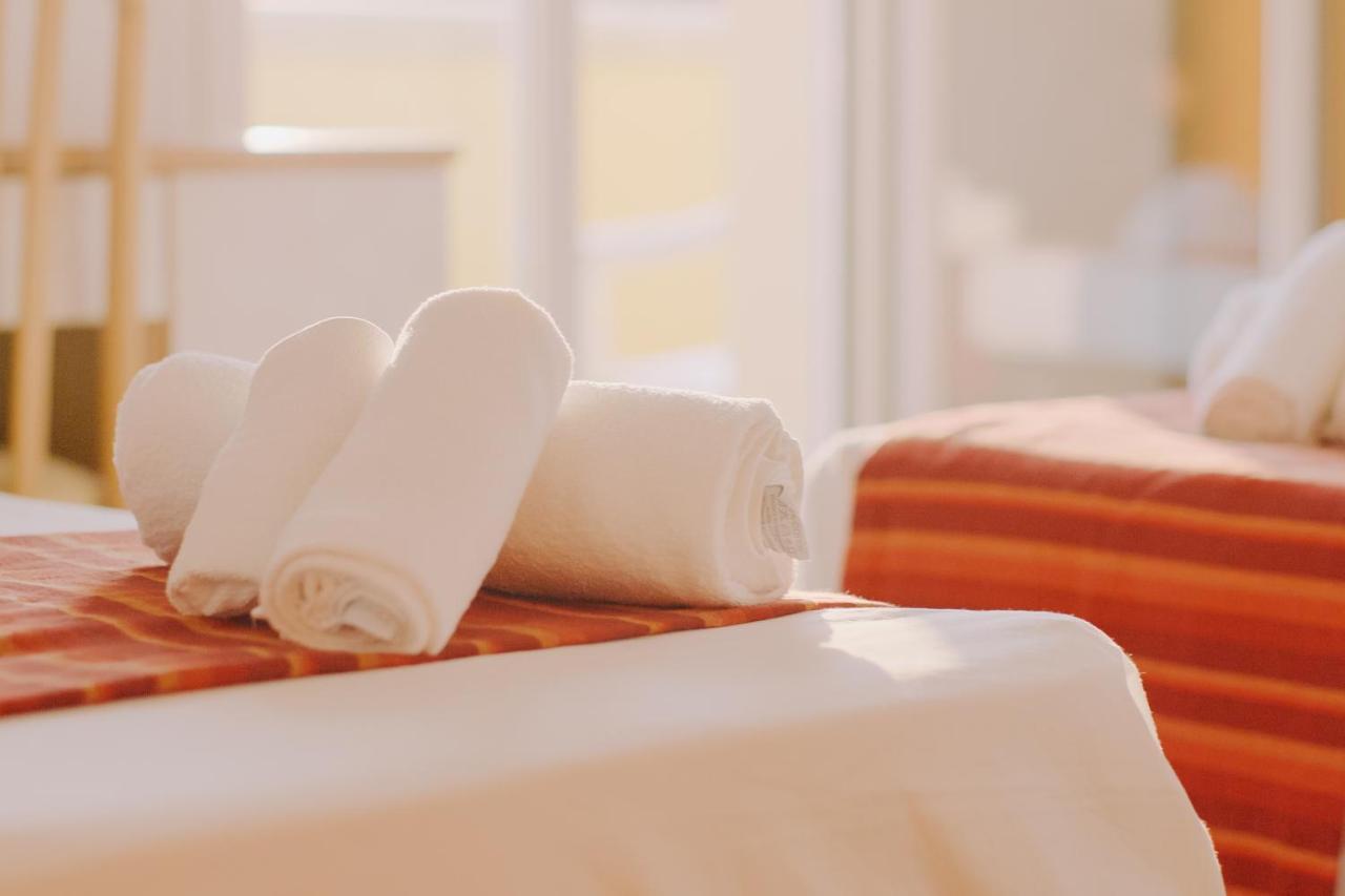 Hotel Beverly リミニ エクステリア 写真