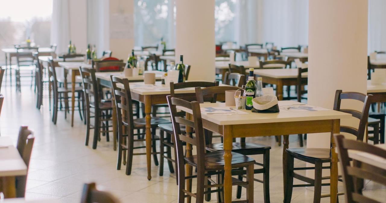 Hotel Beverly リミニ エクステリア 写真