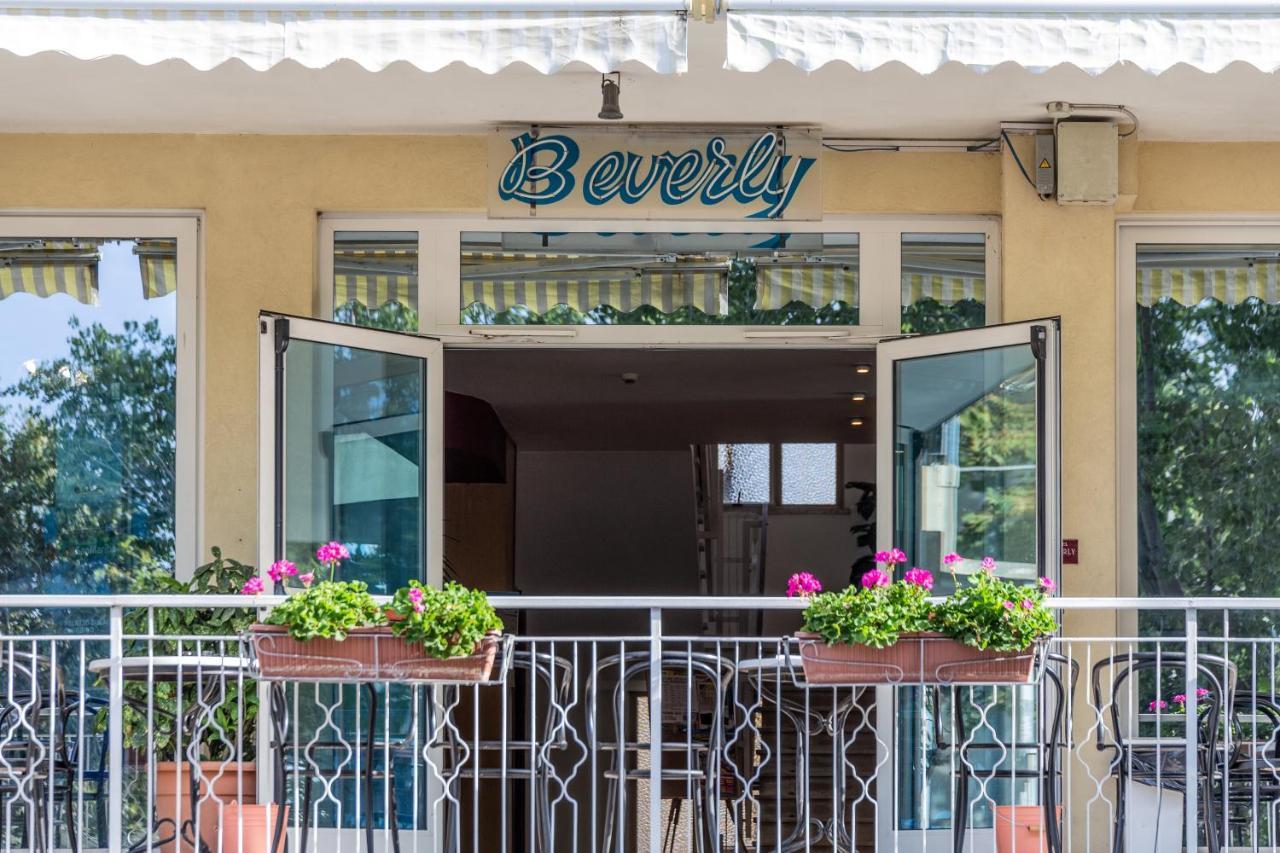 Hotel Beverly リミニ エクステリア 写真